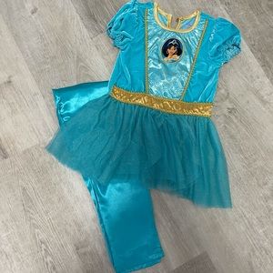 Gently used jasmine 💜costume